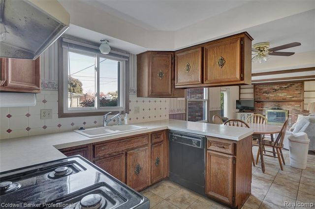 11375 Savage Drive, Sterling Heights, MI 48312