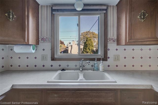 11375 Savage Drive, Sterling Heights, MI 48312