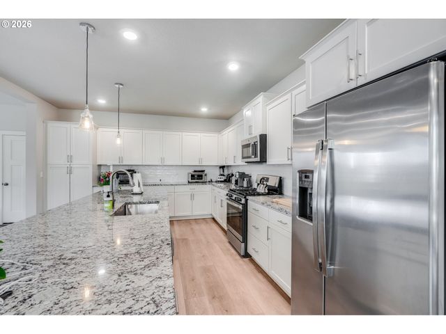 14857 Se FRIENDLY Pl, Happy Valley, OR 97086