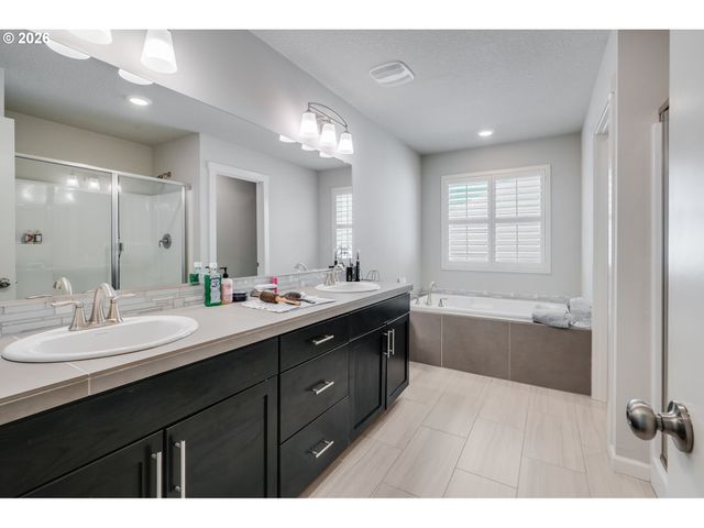 14857 Se FRIENDLY Pl, Happy Valley, OR 97086