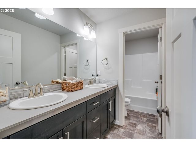 14857 Se FRIENDLY Pl, Happy Valley, OR 97086