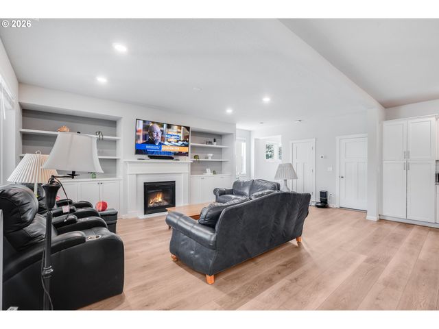 14857 Se FRIENDLY Pl, Happy Valley, OR 97086