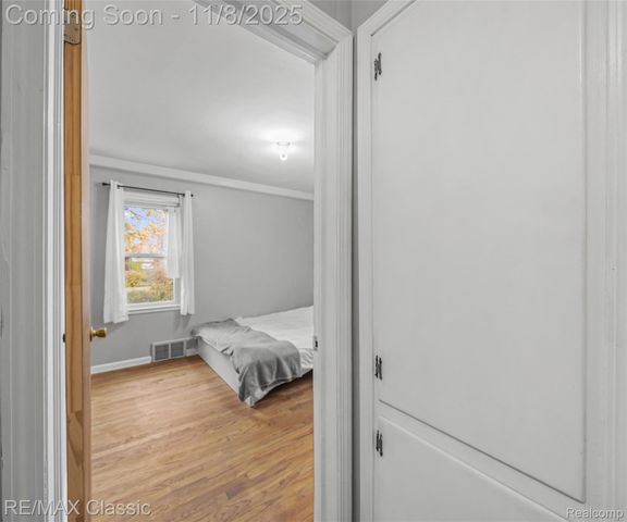 9951 Berwyn, Redford Charter Township, MI 48239