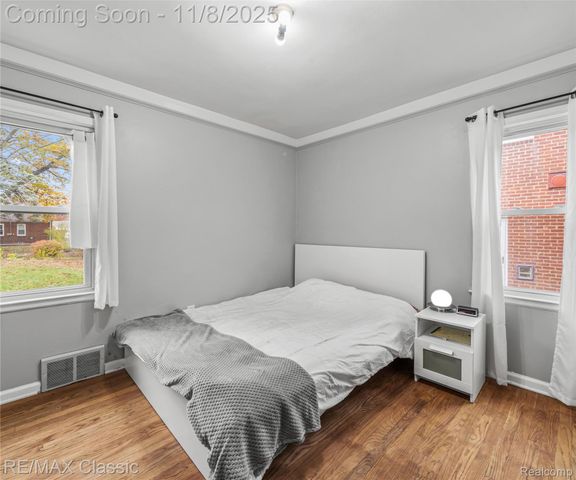 9951 Berwyn, Redford Charter Township, MI 48239