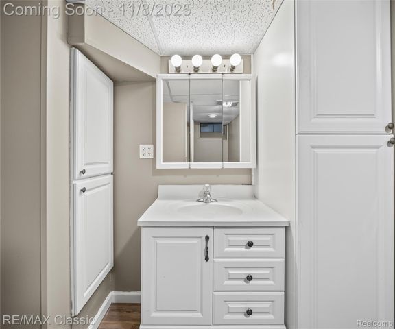 9951 Berwyn, Redford Charter Township, MI 48239