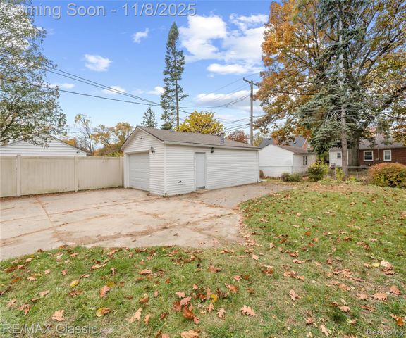 9951 Berwyn, Redford Charter Township, MI 48239