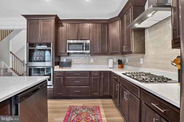3185 BARBEQUE PL, Woodbridge, VA 22193