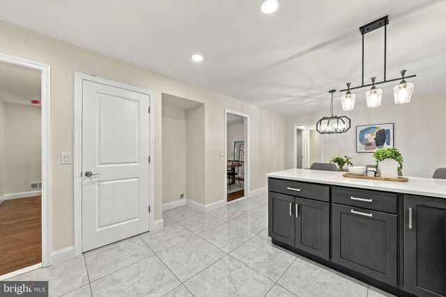 68 JOHNSON DR, Belle Mead, NJ 08502