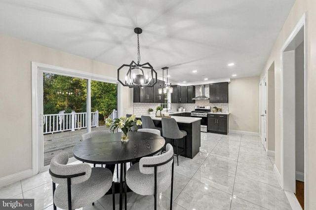 68 JOHNSON DR, Belle Mead, NJ 08502