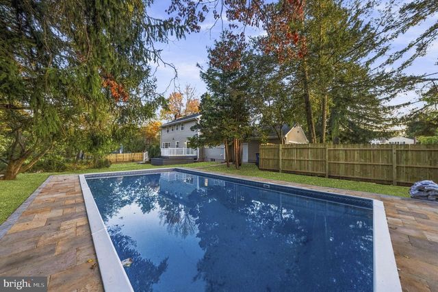 68 JOHNSON DR, Belle Mead, NJ 08502