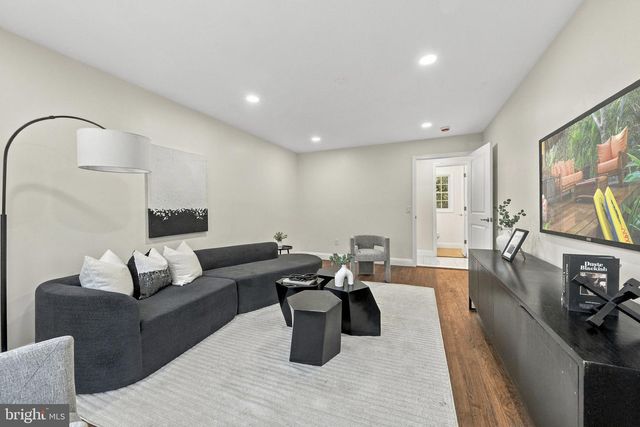 68 JOHNSON DR, Belle Mead, NJ 08502