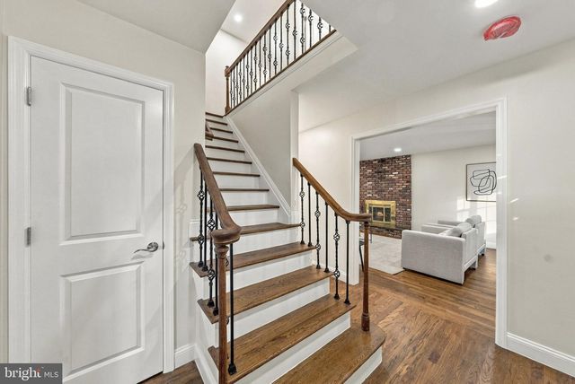 68 JOHNSON DR, Belle Mead, NJ 08502
