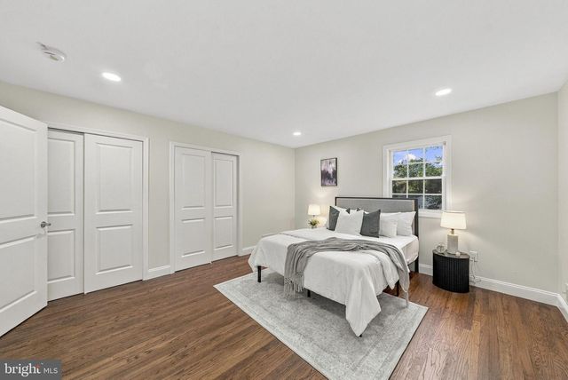 68 JOHNSON DR, Belle Mead, NJ 08502