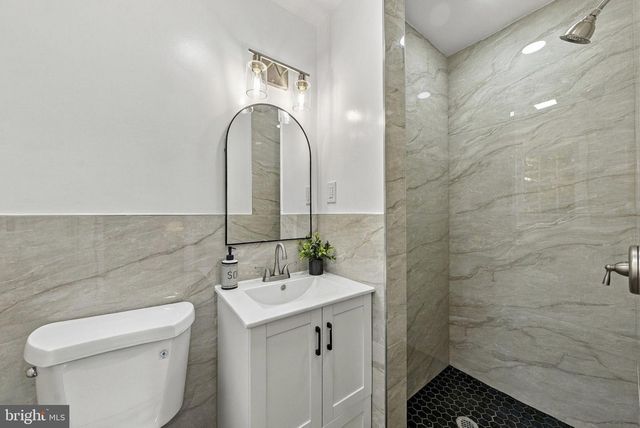 68 JOHNSON DR, Belle Mead, NJ 08502