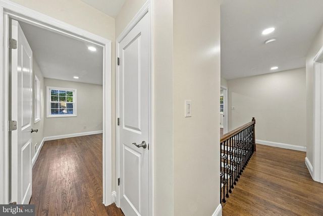 68 JOHNSON DR, Belle Mead, NJ 08502