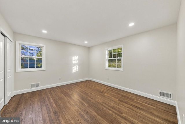 68 JOHNSON DR, Belle Mead, NJ 08502