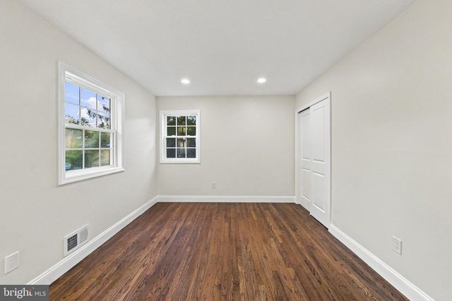 68 JOHNSON DR, Belle Mead, NJ 08502
