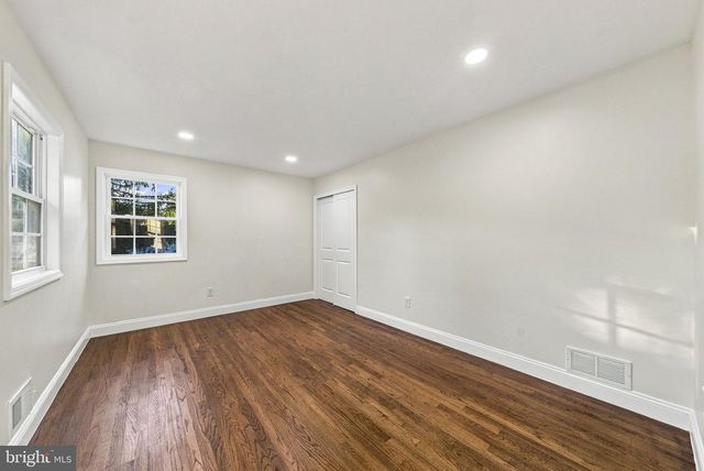 68 JOHNSON DR, Belle Mead, NJ 08502