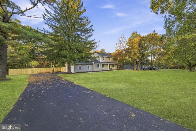 68 JOHNSON DR, Belle Mead, NJ 08502