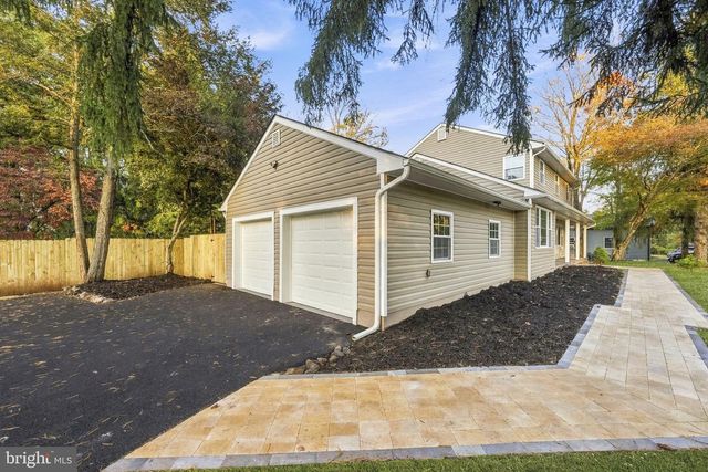 68 JOHNSON DR, Belle Mead, NJ 08502