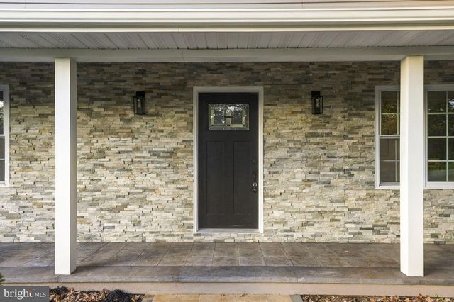68 JOHNSON DR, Belle Mead, NJ 08502