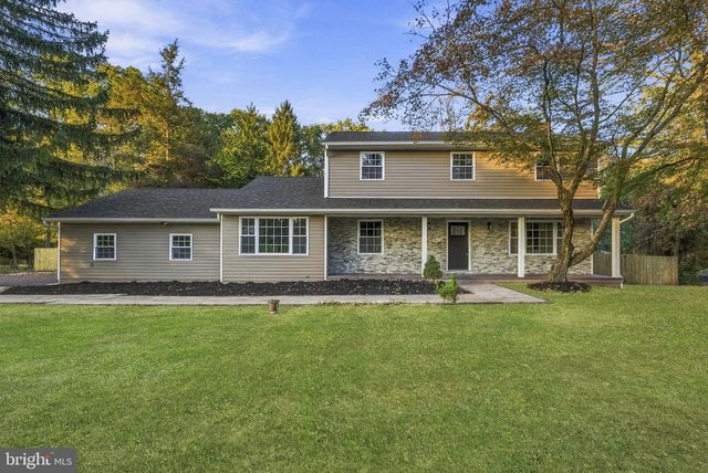 68 JOHNSON DR, Belle Mead, NJ 08502