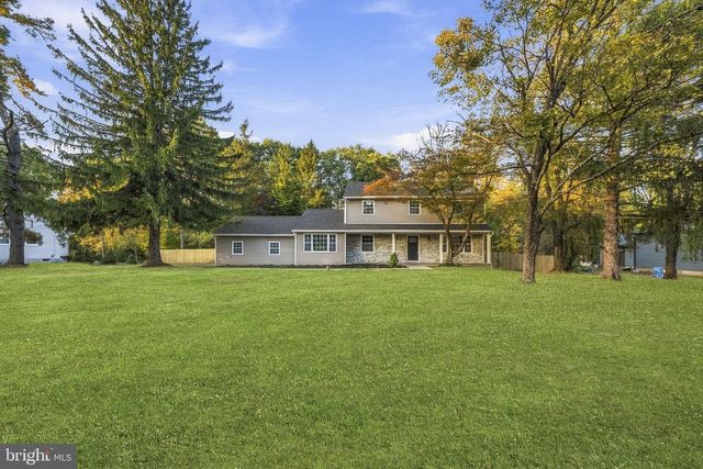 68 JOHNSON DR, Belle Mead, NJ 08502