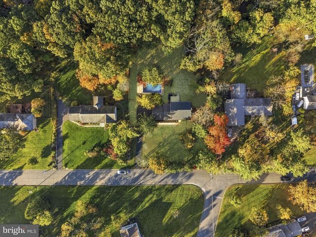 68 JOHNSON DR, Belle Mead, NJ 08502