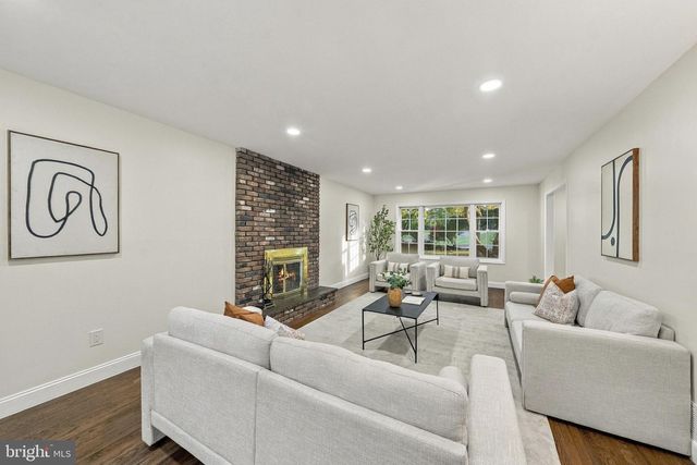 68 JOHNSON DR, Belle Mead, NJ 08502