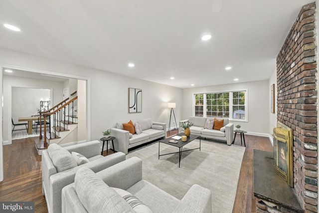 68 JOHNSON DR, Belle Mead, NJ 08502