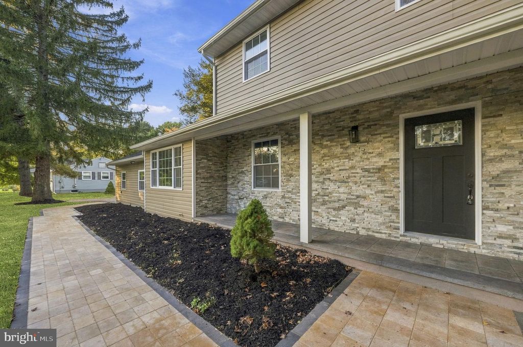 68 JOHNSON DR, BELLE MEAD, NJ 08502 — photo 3