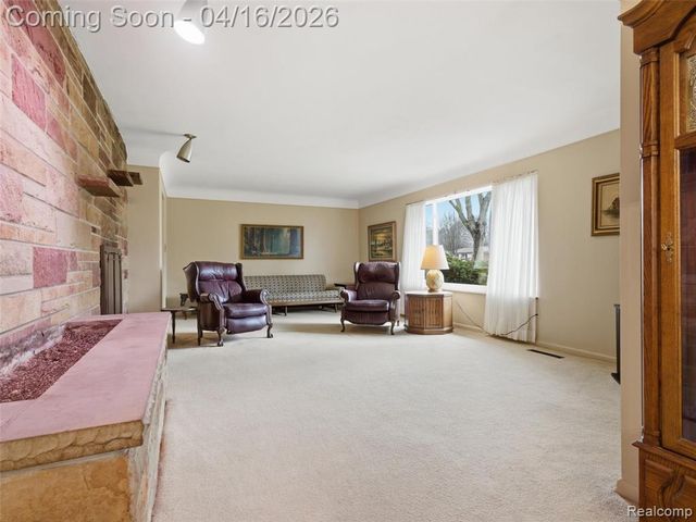 192 Booth Road, Troy, MI 48085