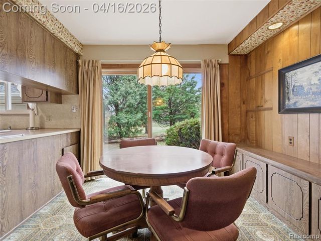 192 Booth Road, Troy, MI 48085