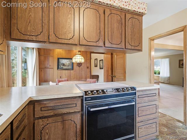 192 Booth Road, Troy, MI 48085