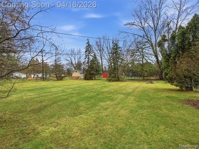 192 Booth Road, Troy, MI 48085