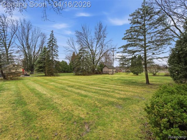 192 Booth Road, Troy, MI 48085