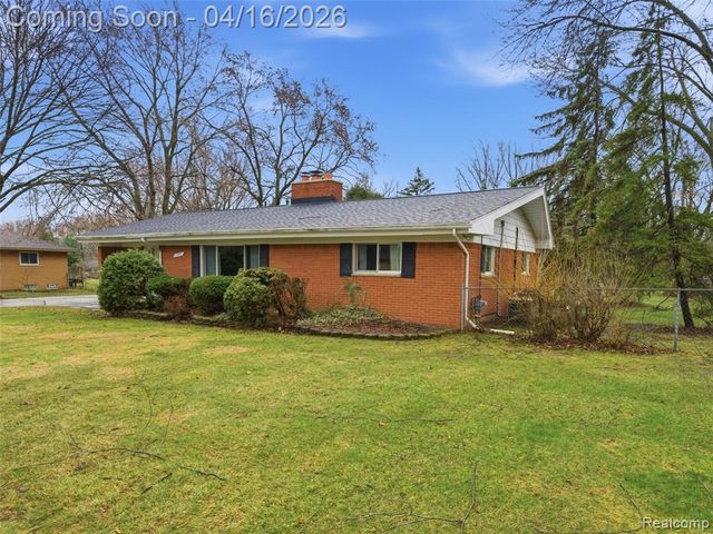 192 Booth Road, Troy, MI 48085