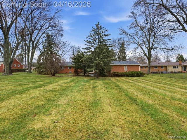 192 Booth Road, Troy, MI 48085