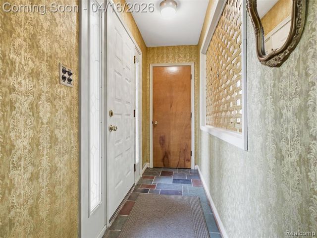 192 Booth Road, Troy, MI 48085