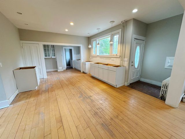 2 Pine Street, Windsor, VT 05089