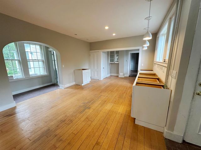 2 Pine Street, Windsor, VT 05089
