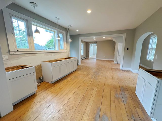 2 Pine Street, Windsor, VT 05089
