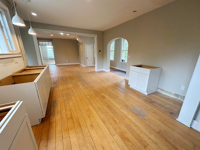 2 Pine Street, Windsor, VT 05089