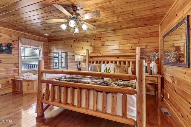 1904 Rhododendron Lane, Sevierville, TN 37876