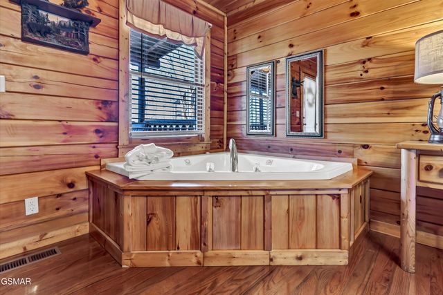 1904 Rhododendron Lane, Sevierville, TN 37876