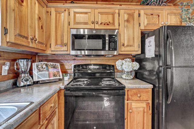 1904 Rhododendron Lane, Sevierville, TN 37876