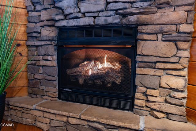 1904 Rhododendron Lane, Sevierville, TN 37876