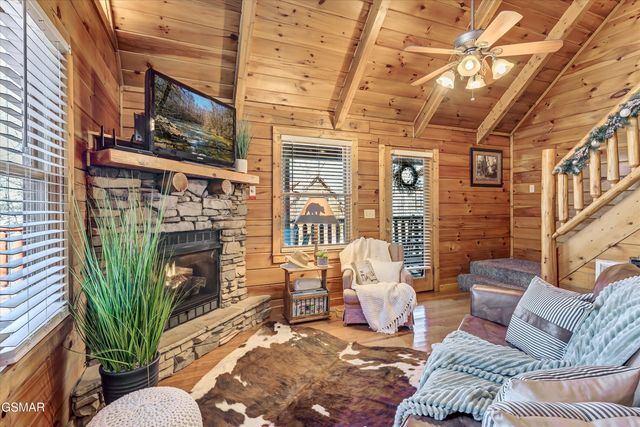 1904 Rhododendron Lane, Sevierville, TN 37876