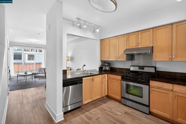 1517 1517 Brunswig Ln, Emeryville, CA 94608