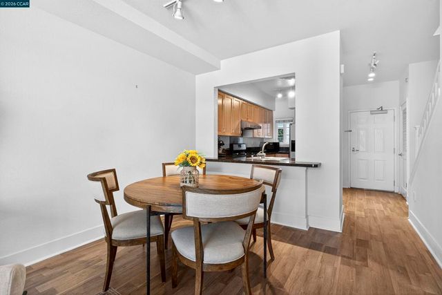 1517 1517 Brunswig Ln, Emeryville, CA 94608